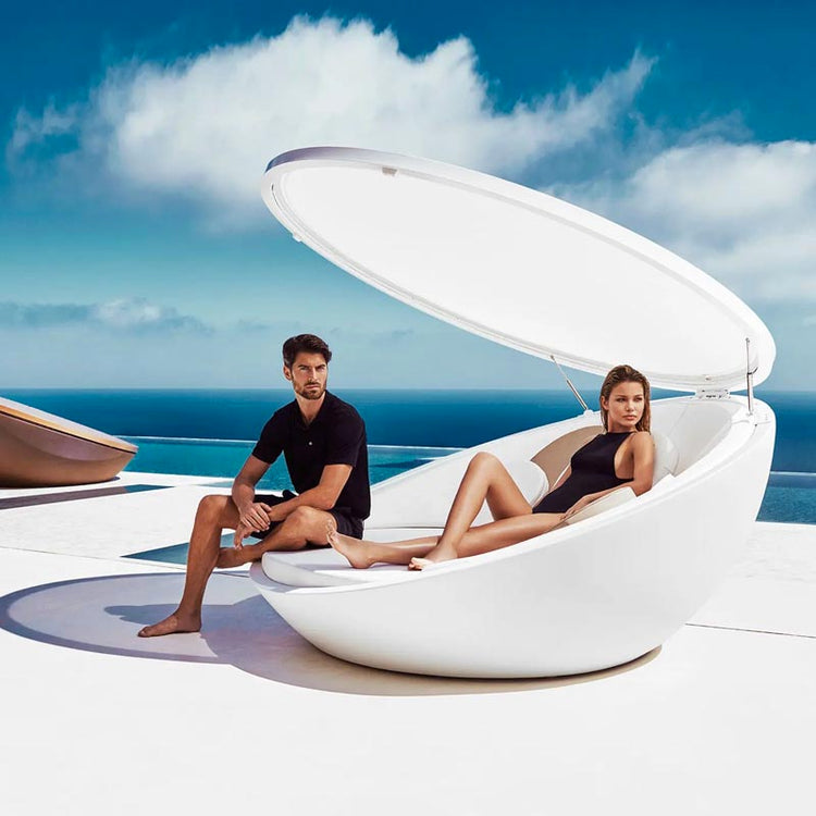 daybed exterior