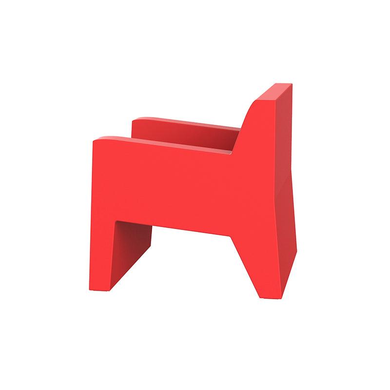 Sillon - Butaca JUT para exterior | VONDOM. Sillon - Butaca de diseño moderno para jardín o terraza. Dimensiones: 82x80x80 Diseñado por Studio Vondom. Fabricado en rotomoldeo de resina de polietileno de alta resistencia reforzada con fibra de vidrio y tratamiento UV.