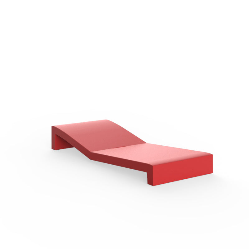 Tumbona JUT para exterior | VONDOM. Tumbona de diseño moderno para jardín o terraza. Dimensiones: 80x200x30 Diseñado por Studio Vondom. Fabricado en rotomoldeo de resina de polietileno de alta resistencia reforzada con fibra de vidrio y tratamiento UV.