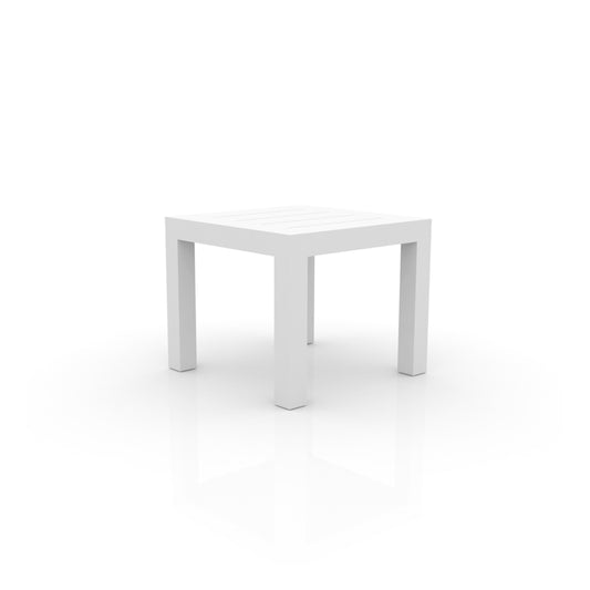 Mesa 90x90x75 JUT para exterior | VONDOM. Mesa de diseño moderno para jardín o terraza. Dimensiones: 90x90x75 Diseñado por Studio Vondom. Fabricado en rotomoldeo de resina de polietileno de alta resistencia reforzada con fibra de vidrio y tratamiento UV.