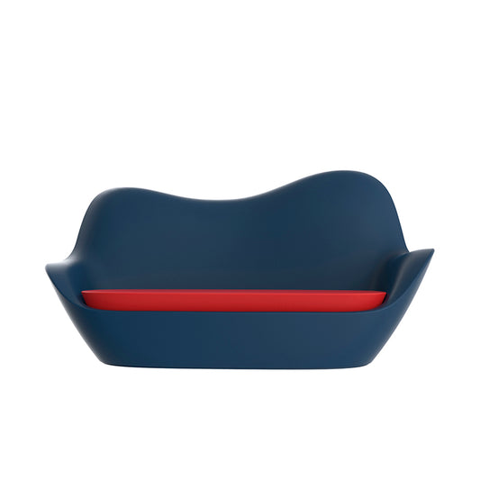 SABINAS Sofa para exterior | VONDOM. Sofa de diseño moderno para jardín o terraza. Dimensiones: 206x91x104 Diseñado por Javier Mariscal. Fabricado en rotomoldeo de resina de polietileno de alta resistencia reforzada con fibra de vidrio y tratamiento UV.