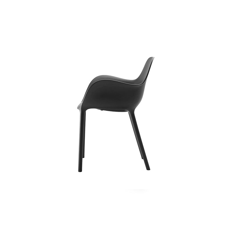 SABINAS Silla con Brazos (4 Pack) para exterior | VONDOM. Silla de diseño moderno para jardín o terraza. Dimensiones: 61x55x80 Diseñado por Javier Mariscal. Fabricado por inyección de resina de alta resistencia reforzada con fibra de vidrio y tratamiento UV.
