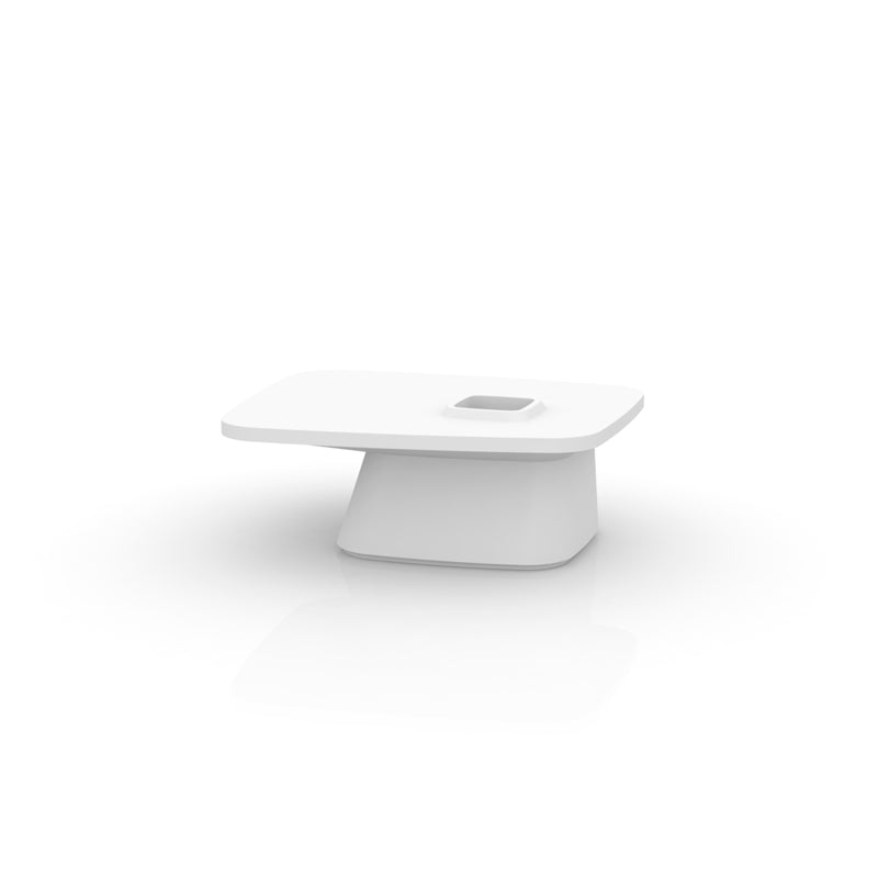 Mesa NOMA 115x100x45 para exterior | VONDOM. Mesa Baja de diseño moderno para jardín o terraza. Dimensiones: 118x100x45 Diseñado por Javier Mariscal. Fabricado en rotomoldeo de resina de polietileno de alta resistencia reforzada con fibra de vidrio y tratamiento UV.