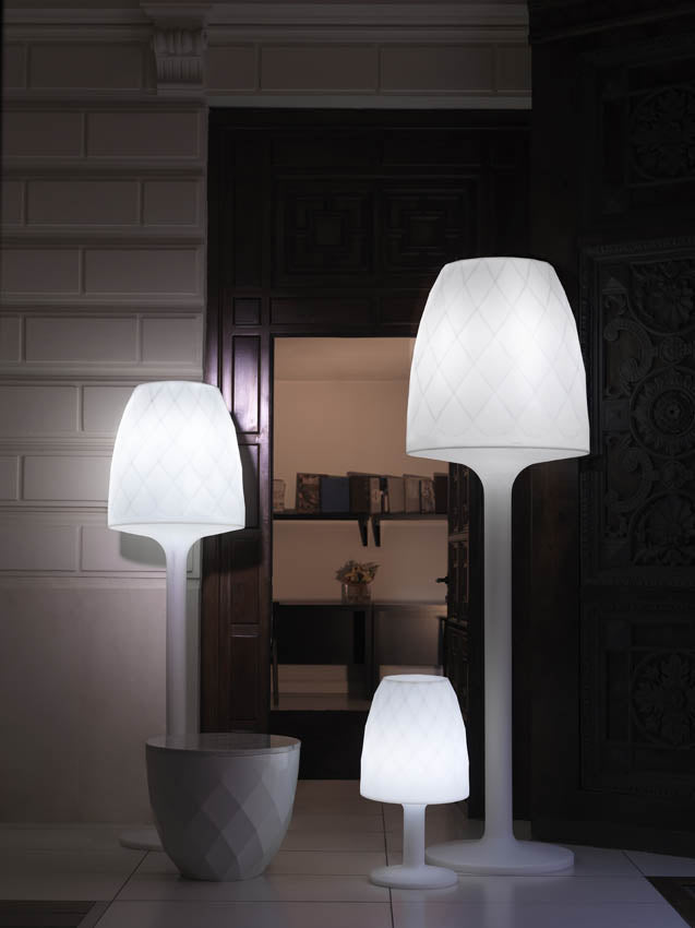 VASES Lámpara 38x70 para exterior | VONDOM. Lámpara de Exterior de diseño moderno para jardín o terraza. Dimensiones: Ø38x70 Diseñado por EstudiHac. Fabricado en rotomoldeo de resina de polietileno de alta resistencia reforzada con fibra de vidrio y tratamiento UV.