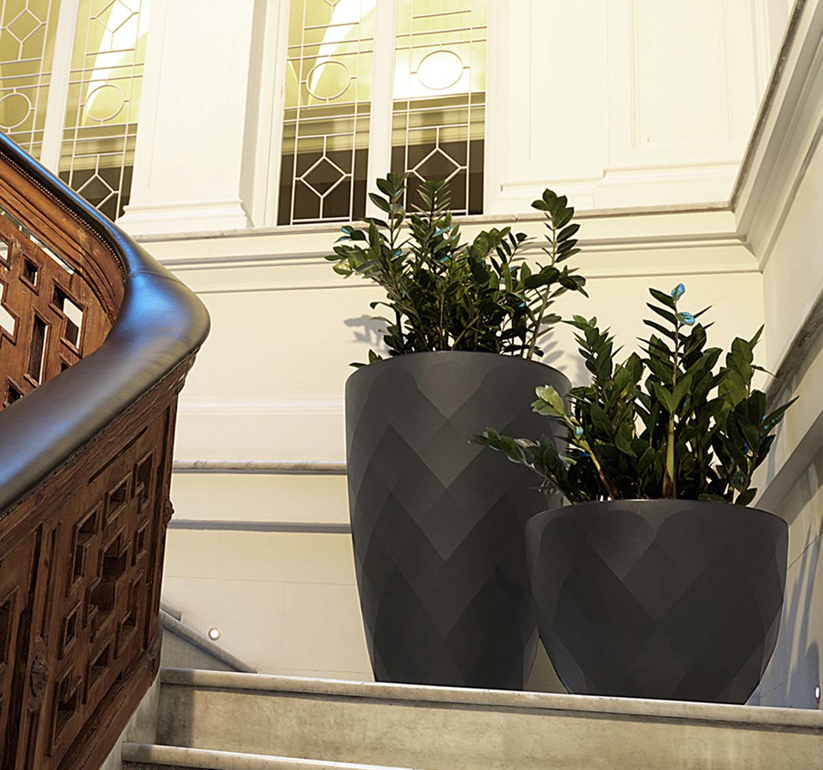 Macetero de Exterior para decorar el jardín o la terraza. Diseñado por EstudiHac. Macetero de diseño moderno fabricado en España. Resina de Polietileno de alta resistencia al exterior y al sol.