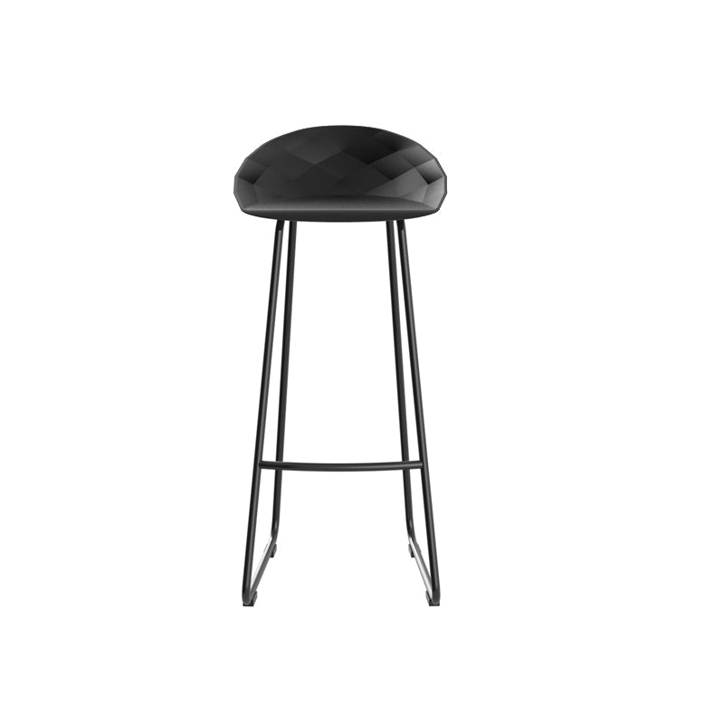 VASES Taburete 40x43x89 para exterior | VONDOM. Taburete de diseño moderno para jardín o terraza. Dimensiones: 40x43x89 Diseñado por EstudiHac. Fabricado por inyección de resina de alta resistencia reforzada con fibra de vidrio y tratamiento UV.