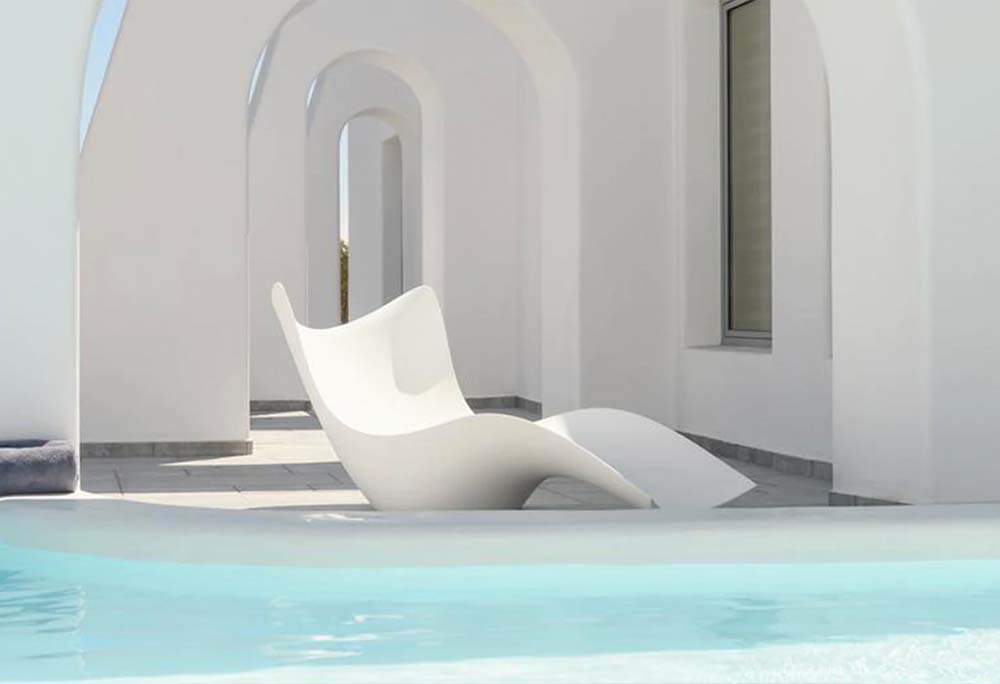SURF Tumbona 200x90x90 para exterior | VONDOM. Tumbona de diseño moderno para jardín o terraza. Dimensiones: 90x200x90 Diseñado por Karim Rashid. Fabricado en rotomoldeo de resina de polietileno de alta resistencia reforzada con fibra de vidrio y tratamiento UV.