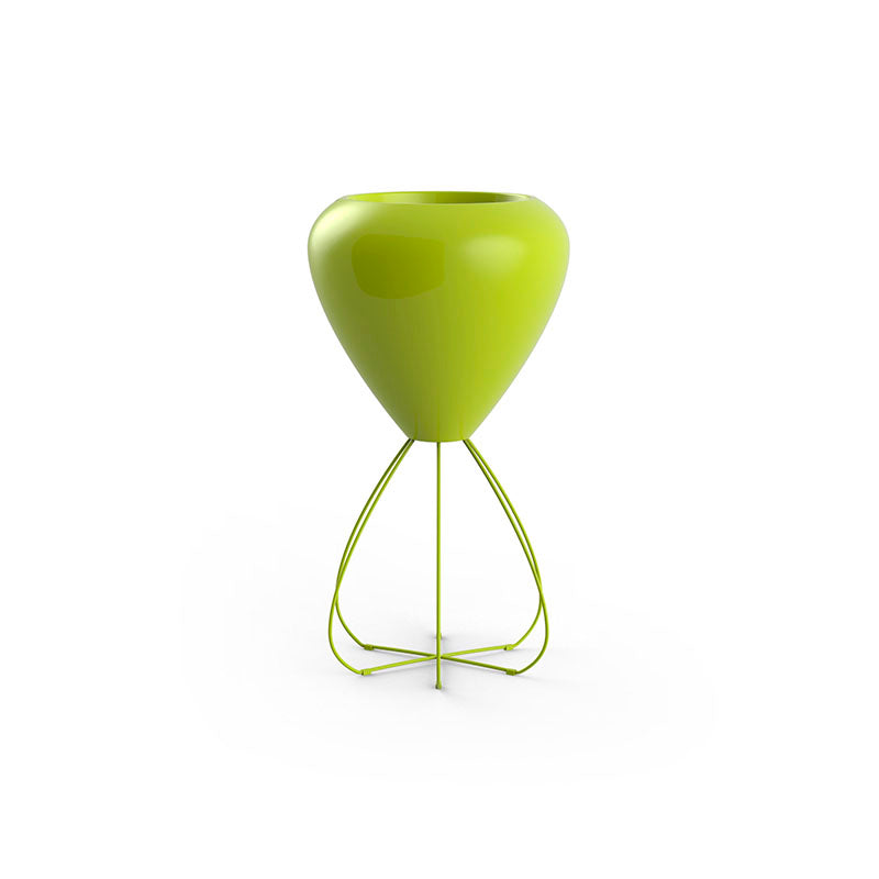 Macetero de Exterior para decorar el jardín o la terraza. Diseñado por Karim Rashid. Macetero de diseño moderno fabricado en España. Resina de Polietileno de alta resistencia al exterior y al sol.