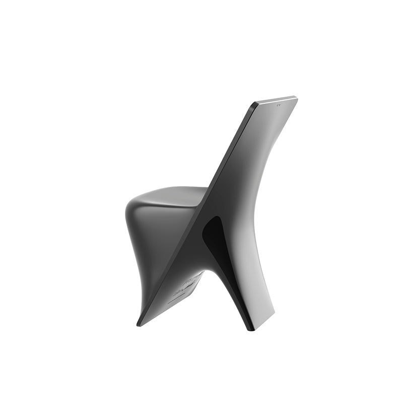 PAL Silla 53x50x80 Sin Brazos para exterior | VONDOM. Silla de diseño moderno para jardín o terraza. Dimensiones: 50x53x80 Diseñado por Karim Rashid. Fabricado en rotomoldeo de resina de polietileno de alta resistencia reforzada con fibra de vidrio y tratamiento UV.