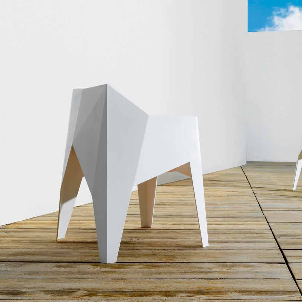 VOXEL Silla con Brazos (4 Pack) Apilable para exterior | VONDOM. Silla de diseño moderno para jardín o terraza. Dimensiones: 63x60x80 Diseñado por Karim Rashid. Fabricado por inyección de resina de alta resistencia reforzada con fibra de vidrio y tratamiento UV.