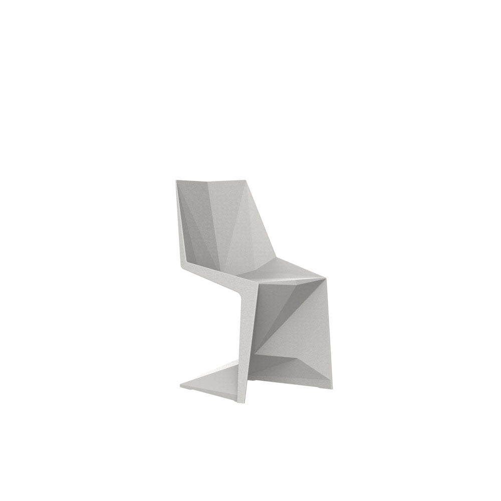 VOXEL Silla MINI (4 Pack) Sin Brazos Apilable para exterior | VONDOM. Silla de diseño moderno para jardín o terraza. Dimensiones: 42x44x70 Diseñado por Karim Rashid. Fabricado por inyección de resina de alta resistencia reforzada con fibra de vidrio y tratamiento UV.