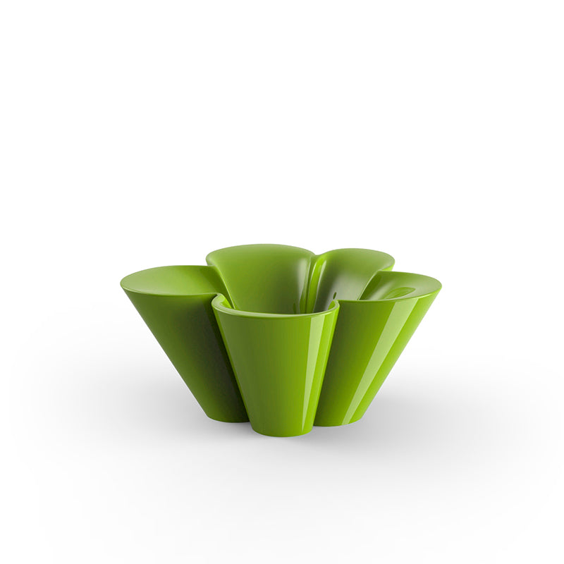 Macetero de Exterior para decorar el jardín o la terraza. Diseñado por Agatha Ruiz de la Prada. Macetero de diseño moderno fabricado en España. Resina de Polietileno de alta resistencia al exterior y al sol.