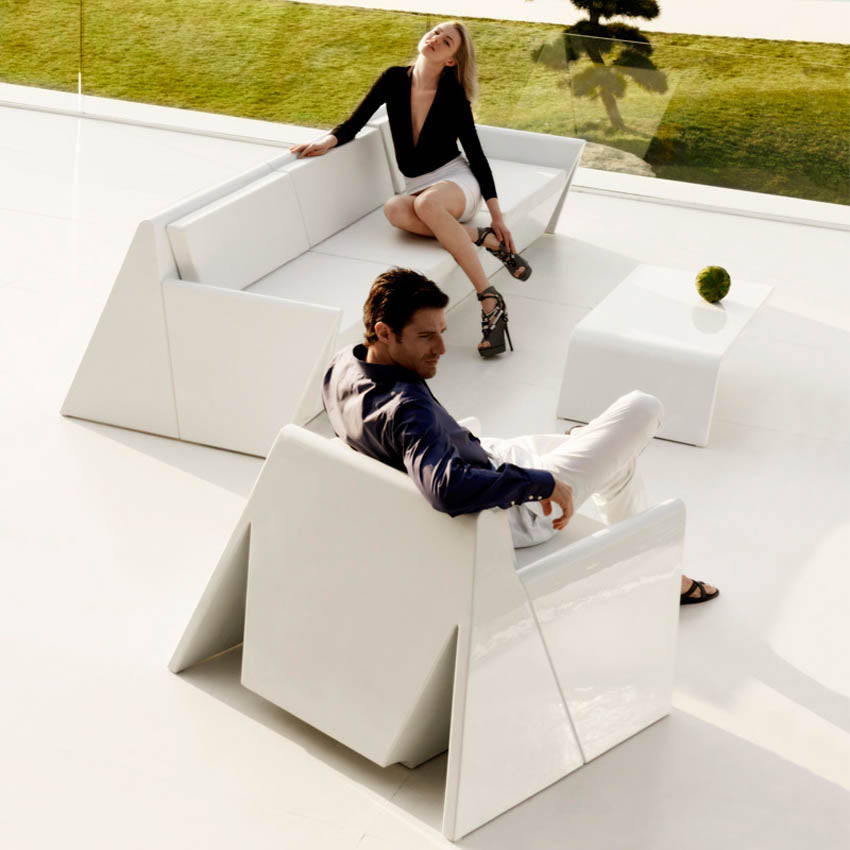 REST Sillon - Butaca 110x105x74 para exterior | VONDOM. Sillon - Butaca de diseño moderno para jardín o terraza. Dimensiones: 110x105x74 Diseñado por ACero. Fabricado en rotomoldeo de resina de polietileno de alta resistencia reforzada con fibra de vidrio y tratamiento UV.