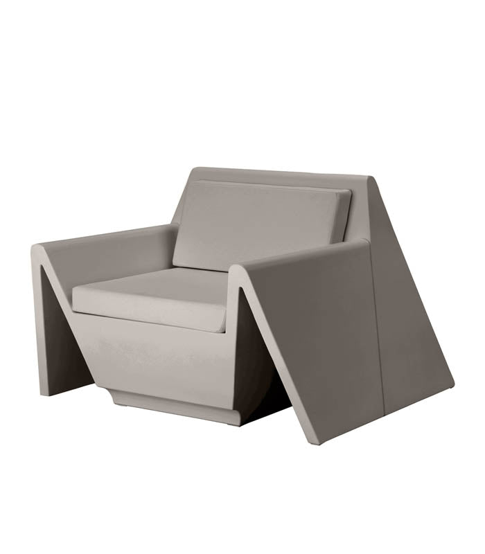 REST Lounge Chair 110x105x74