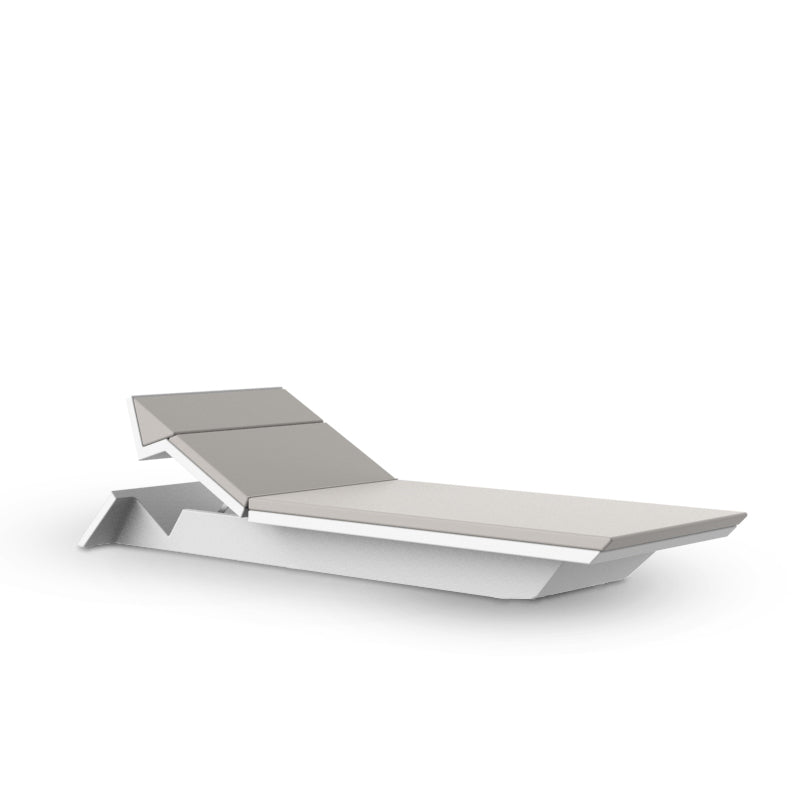 REST Tumbona 226x72x24 con Respaldo Reclinable para exterior | VONDOM. Tumbona de diseño moderno para jardín o terraza. Dimensiones: 226x72x24 Diseñado por ACero. Fabricado en rotomoldeo de resina de polietileno de alta resistencia reforzada con fibra de vidrio y tratamiento UV.