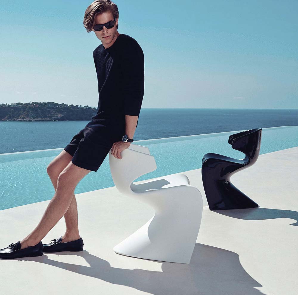 WING Silla para exterior | VONDOM. Silla de diseño moderno para jardín o terraza. Dimensiones: 59x57x74 Diseñado por ACero. Fabricado en rotomoldeo de resina de polietileno de alta resistencia reforzada con fibra de vidrio y tratamiento UV.
