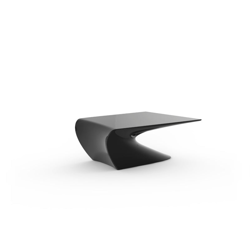 WING Mesa Baja para exterior | VONDOM. Mesa Baja de diseño moderno para jardín o terraza. Dimensiones: 116x79x46 Diseñado por ACero. Fabricado en rotomoldeo de resina de polietileno de alta resistencia reforzada con fibra de vidrio y tratamiento UV.