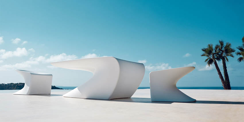 WING Taburete Baja para exterior | VONDOM. Taburete de diseño moderno para jardín o terraza. Dimensiones: 47x44x36 Diseñado por ACero. Fabricado en rotomoldeo de resina de polietileno de alta resistencia reforzada con fibra de vidrio y tratamiento UV.