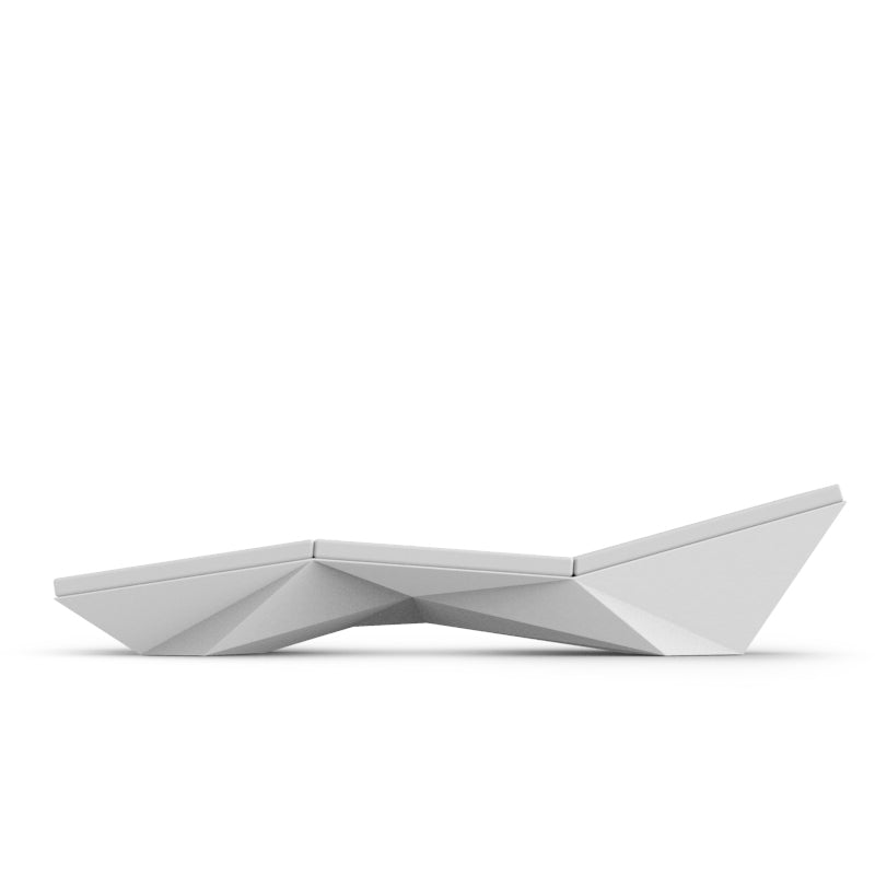 FAZ Tumbona 70x207x44cm para exterior | VONDOM. Tumbona de diseño moderno para jardín o terraza. Dimensiones: 70x207x44 Diseñado por Ramón Esteve. Fabricado en rotomoldeo de resina de polietileno de alta resistencia reforzada con fibra de vidrio y tratamiento UV.
