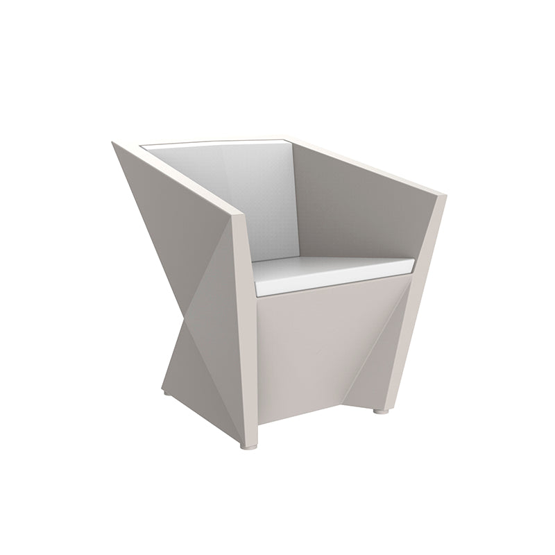 FAZ Silla con Brazos para exterior | VONDOM. Silla de diseño moderno para jardín o terraza. Dimensiones: 72x65x76 Diseñado por Ramón Esteve. Fabricado en rotomoldeo de resina de polietileno de alta resistencia reforzada con fibra de vidrio y tratamiento UV.