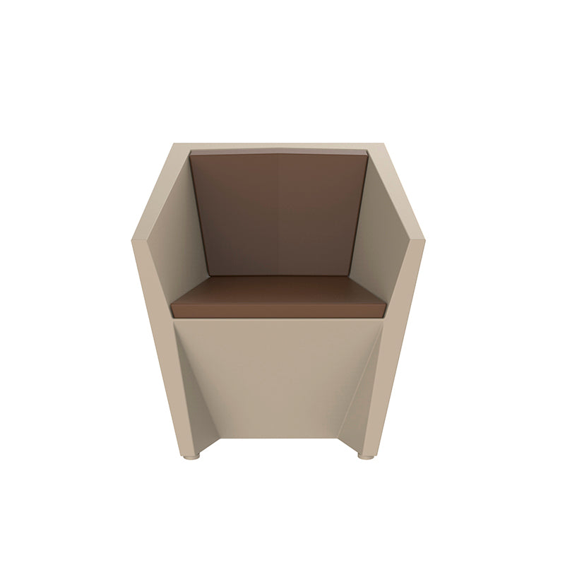 FAZ Silla con Brazos para exterior | VONDOM. Silla de diseño moderno para jardín o terraza. Dimensiones: 72x65x76 Diseñado por Ramón Esteve. Fabricado en rotomoldeo de resina de polietileno de alta resistencia reforzada con fibra de vidrio y tratamiento UV.