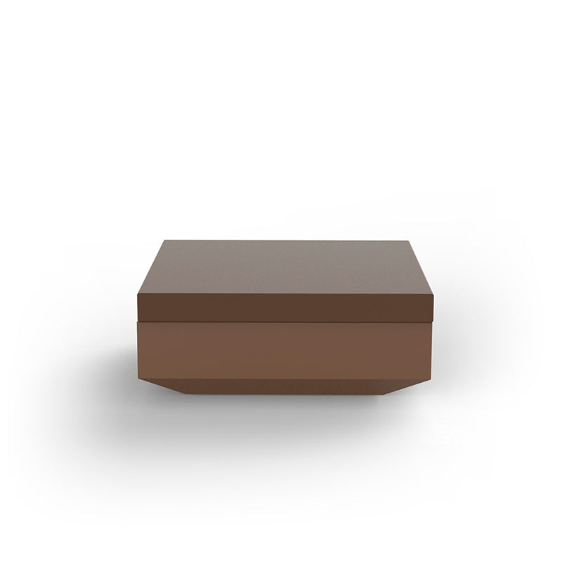 VELA PUFF Chaiselongue 100x100 para exterior | VONDOM. Taburete de diseño moderno para jardín o terraza. Dimensiones: 100x100x40 Diseñado por Ramón Esteve. Fabricado en rotomoldeo de resina de polietileno de alta resistencia reforzada con fibra de vidrio y tratamiento UV.