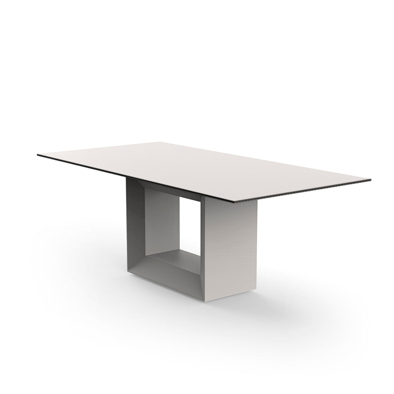 VELA Mesa 200x100x72 para exterior | VONDOM. Mesa de diseño moderno para jardín o terraza. Dimensiones: 200x100x72 Diseñado por Ramón Esteve. Fabricado en rotomoldeo de resina de polietileno de alta resistencia reforzada con fibra de vidrio y tratamiento UV.