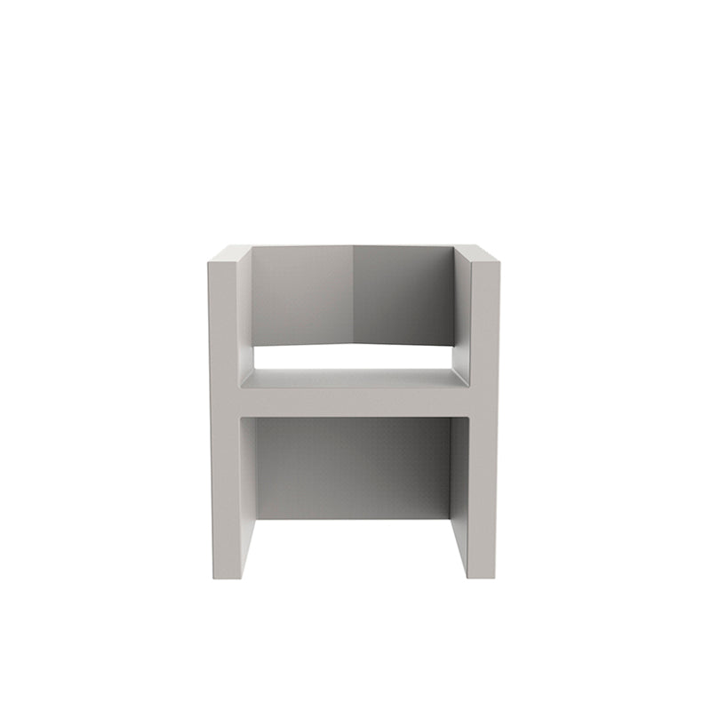VELA Silla con Brazos 58x55x65cm para exterior | VONDOM. Silla de diseño moderno para jardín o terraza. Dimensiones: 58x55x65 Diseñado por Ramón Esteve. Fabricado en rotomoldeo de resina de polietileno de alta resistencia reforzada con fibra de vidrio y tratamiento UV.
