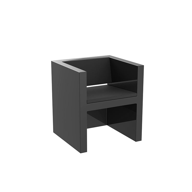 VELA Silla con Brazos 58x55x65cm para exterior | VONDOM. Silla de diseño moderno para jardín o terraza. Dimensiones: 58x55x65 Diseñado por Ramón Esteve. Fabricado en rotomoldeo de resina de polietileno de alta resistencia reforzada con fibra de vidrio y tratamiento UV.