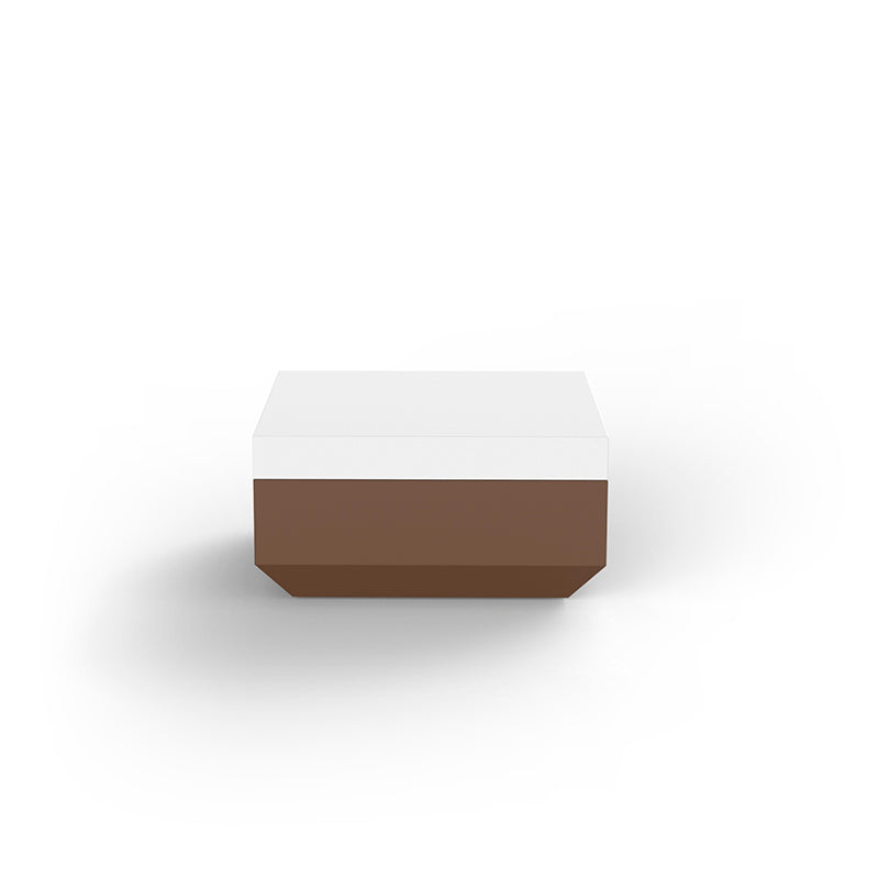 VELA PUFF 80x80x40 para exterior | VONDOM. Taburete de diseño moderno para jardín o terraza. Dimensiones: 80x80x40 Diseñado por Ramón Esteve. Fabricado en rotomoldeo de resina de polietileno de alta resistencia reforzada con fibra de vidrio y tratamiento UV.