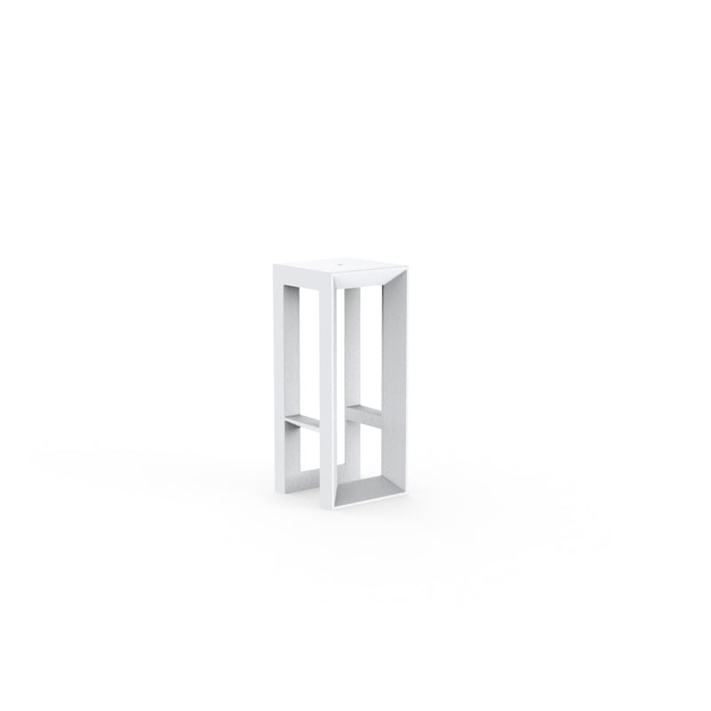 FRAME Taburete 30x30x72 para exterior | VONDOM. Taburete de diseño moderno para jardín o terraza. Dimensiones: 30x30x72 Diseñado por Ramón Esteve. Fabricado en rotomoldeo de resina de polietileno de alta resistencia reforzada con fibra de vidrio y tratamiento UV.
