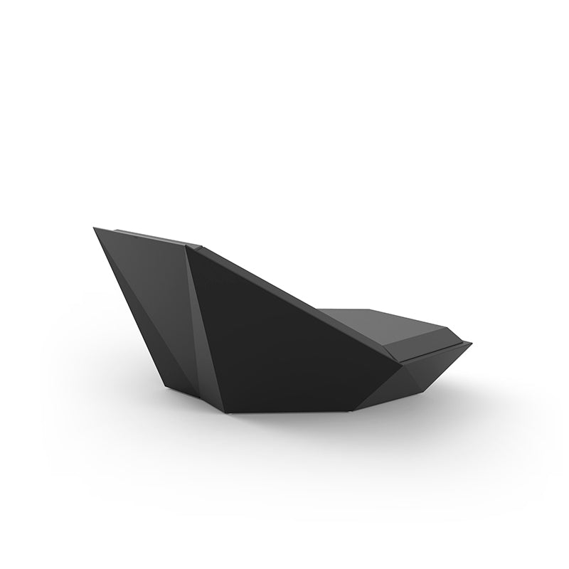 FAZ Daybed para exterior | VONDOM. Daybed de diseño moderno para jardín o terraza. Dimensiones: 180x180x90 Diseñado por Ramón Esteve. Fabricado en rotomoldeo de resina de polietileno de alta resistencia reforzada con fibra de vidrio y tratamiento UV.