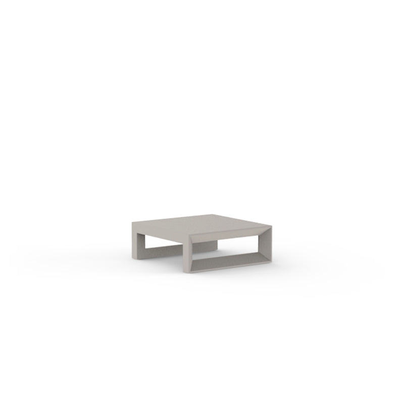Mesa Tumbona FRAME 60x60x22 para exterior | VONDOM. Mesa de diseño moderno para jardín o terraza. Dimensiones: 60x60x22 Diseñado por Ramón Esteve. Fabricado en rotomoldeo de resina de polietileno de alta resistencia reforzada con fibra de vidrio y tratamiento UV.