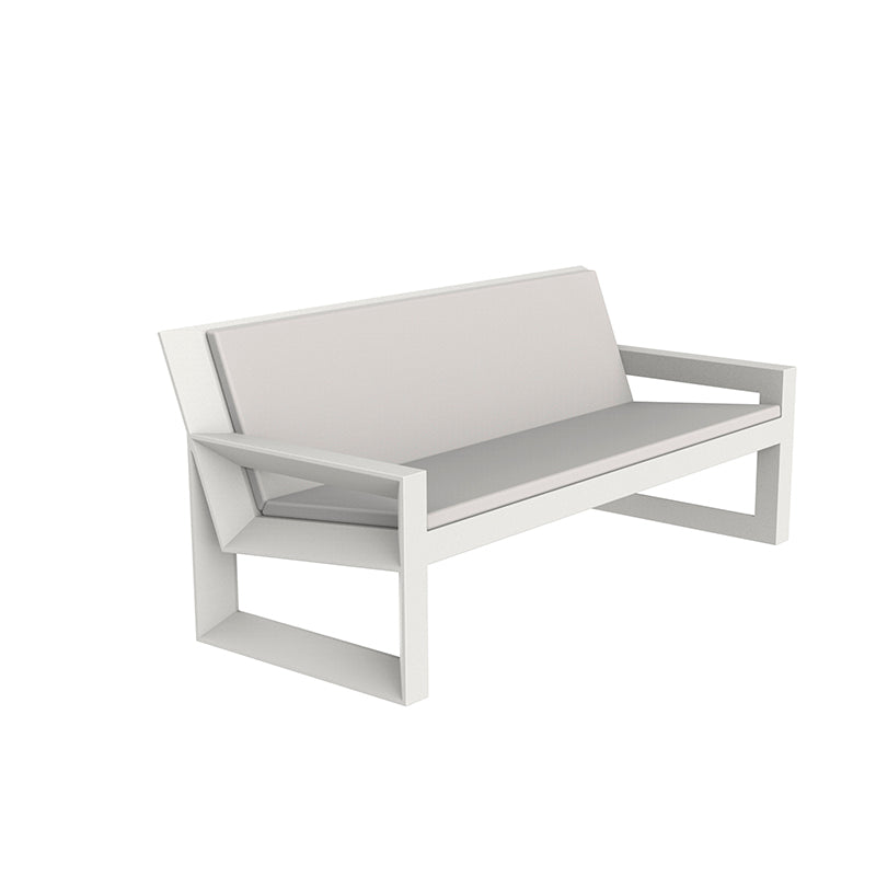 Sofa FRAME 82x180x80 para exterior | VONDOM. Sofa de diseño moderno para jardín o terraza. Dimensiones: 82x180x80 Diseñado por Ramón Esteve. Fabricado en rotomoldeo de resina de polietileno de alta resistencia reforzada con fibra de vidrio y tratamiento UV.