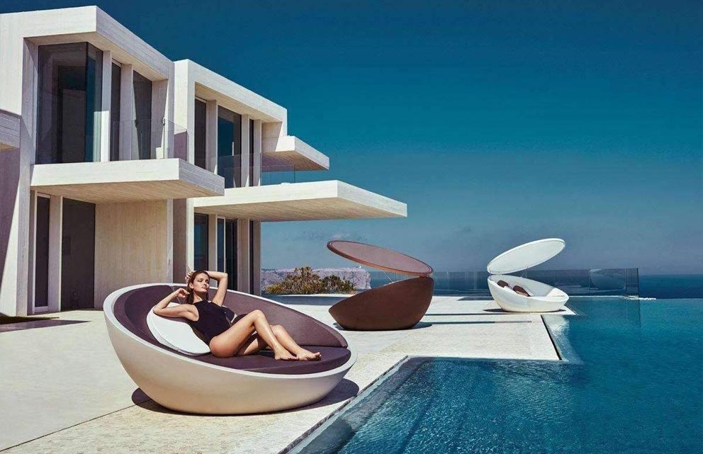 ULM Daybed para exterior | VONDOM. Daybed de diseño moderno para jardín o terraza. Dimensiones: 210x200x97 Diseñado por Ramón Esteve. Fabricado en rotomoldeo de resina de polietileno de alta resistencia reforzada con fibra de vidrio y tratamiento UV.