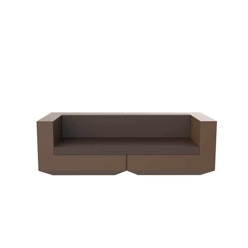 VELA Sofa 220cm para exterior | VONDOM. Sofa de diseño moderno para jardín o terraza. Dimensiones: 220x100x72 Diseñado por Ramón Esteve. Fabricado en rotomoldeo de resina de polietileno de alta resistencia reforzada con fibra de vidrio y tratamiento UV.