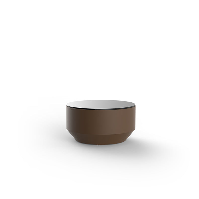 VELA Mesa Ø60cm para exterior | VONDOM. Mesa Baja de diseño moderno para jardín o terraza. Dimensiones: Ø60x30 Diseñado por Ramón Esteve. Fabricado en rotomoldeo de resina de polietileno de alta resistencia reforzada con fibra de vidrio y tratamiento UV.