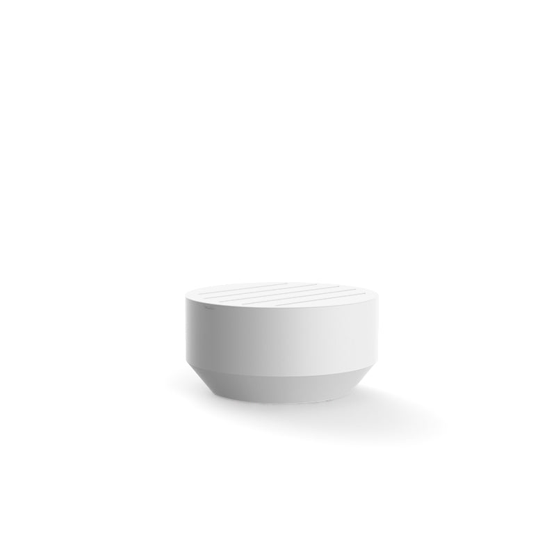 VELA Mesa Ø60cm para exterior | VONDOM. Mesa Baja de diseño moderno para jardín o terraza. Dimensiones: Ø60x30 Diseñado por Ramón Esteve. Fabricado en rotomoldeo de resina de polietileno de alta resistencia reforzada con fibra de vidrio y tratamiento UV.