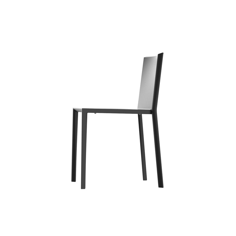 QUARTZ Silla (4 Pack) Sin Brazos Apilable para exterior | VONDOM. Silla de diseño moderno para jardín o terraza. Dimensiones: 48x52x79 Diseñado por Ramón Esteve. Fabricado por inyección de resina de alta resistencia reforzada con fibra de vidrio y tratamiento UV.