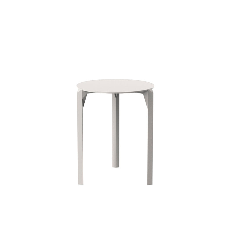 QUARTZ Mesa Ø59cm Apilable para exterior | VONDOM. Mesa de diseño moderno para jardín o terraza. Dimensiones: Ø59x73 Diseñado por Ramón Esteve. Fabricado por inyección de resina de alta resistencia reforzada con fibra de vidrio y tratamiento UV.