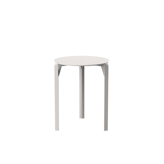 QUARTZ Mesa Ø59cm Apilable para exterior | VONDOM. Mesa de diseño moderno para jardín o terraza. Dimensiones: Ø59x73 Diseñado por Ramón Esteve. Fabricado por inyección de resina de alta resistencia reforzada con fibra de vidrio y tratamiento UV.