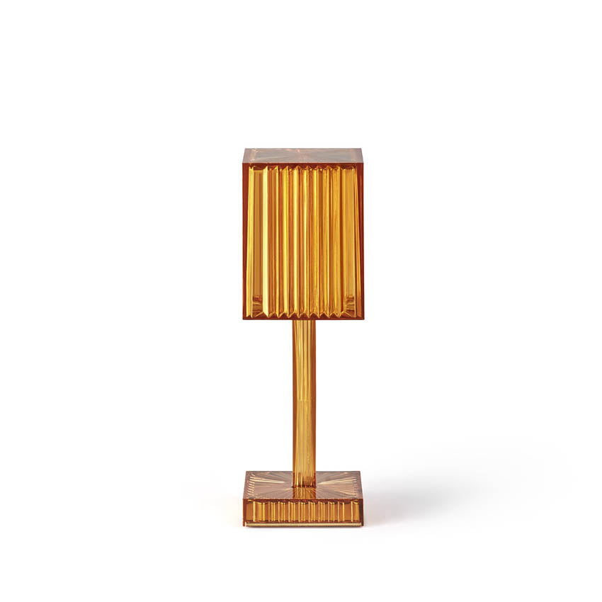 GATSBY Lampara Prisma 8x8x24,5cm para exterior | VONDOM. Lámpara de Exterior de diseño moderno para jardín o terraza. Dimensiones: 8x8x24YY Diseñado por Ramón Esteve. Fabricado en rotomoldeo de resina de polietileno de alta resistencia reforzada con fibra de vidrio y tratamiento UV.