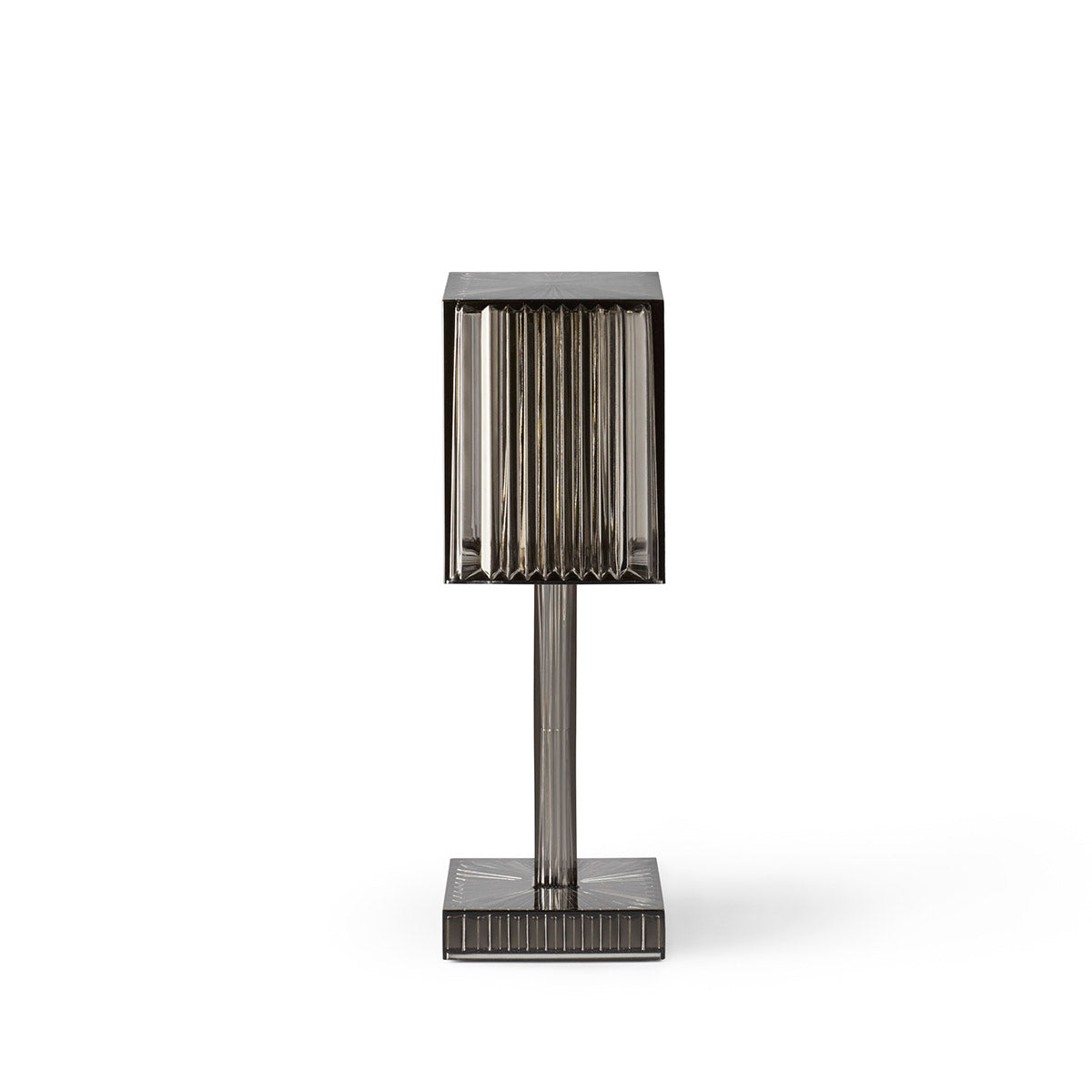 GATSBY Lampara Prisma 8x8x24,5cm para exterior | VONDOM. Lámpara de Exterior de diseño moderno para jardín o terraza. Dimensiones: 8x8x24YY Diseñado por Ramón Esteve. Fabricado en rotomoldeo de resina de polietileno de alta resistencia reforzada con fibra de vidrio y tratamiento UV.