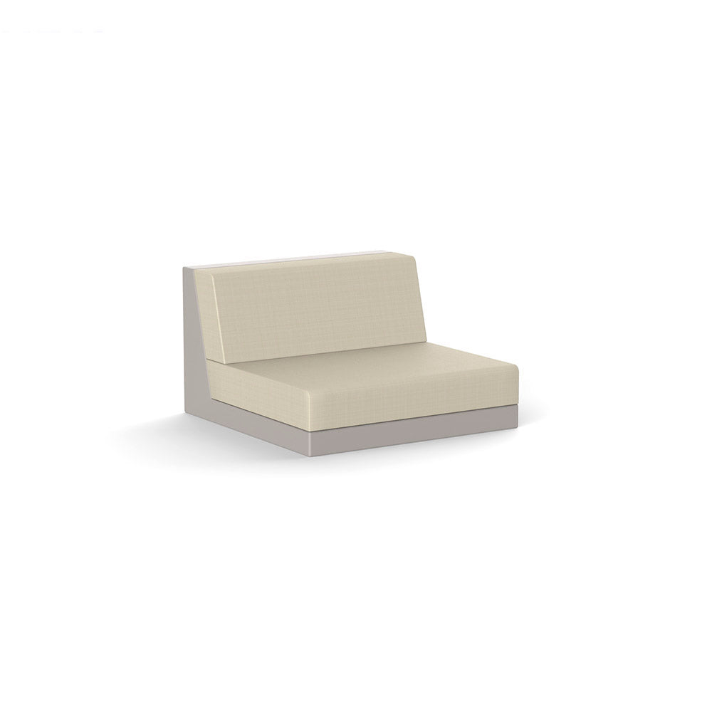 PIXEL Módulo Central Baja para exterior | VONDOM. Sofa Modular de diseño moderno para jardín o terraza. Dimensiones: 100x101x63 Diseñado por Ramón Esteve. Fabricado en rotomoldeo de resina de polietileno de alta resistencia reforzada con fibra de vidrio y tratamiento UV.