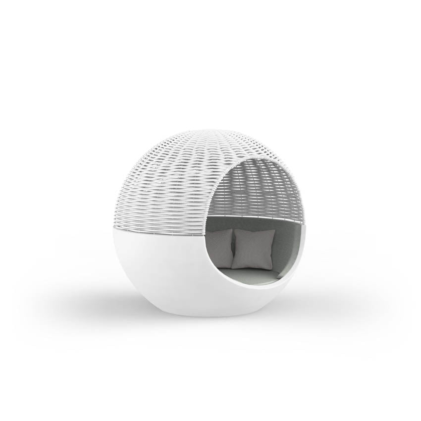 Daybed MOON Capota de cuerda trenzada para exterior | VONDOM. Daybed de diseño moderno para jardín o terraza. Dimensiones: 218x202x205 Diseñado por Ramón Esteve. Fabricado en rotomoldeo de resina de polietileno de alta resistencia reforzada con fibra de vidrio y tratamiento UV.