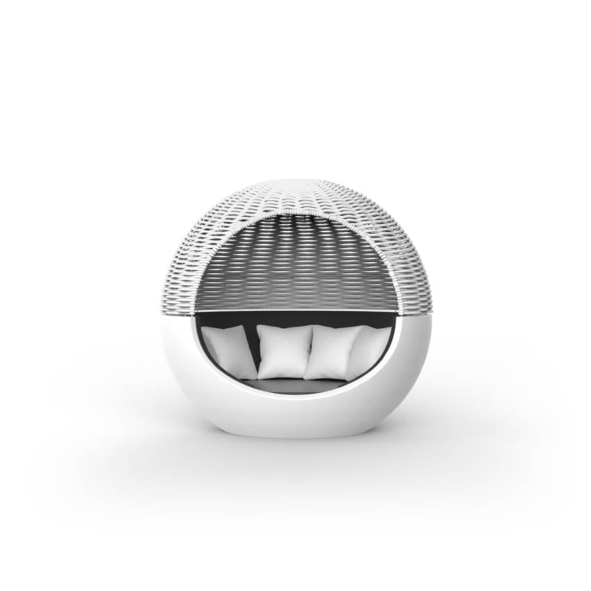 Daybed MOON Capota de cuerda trenzada para exterior | VONDOM. Daybed de diseño moderno para jardín o terraza. Dimensiones: 218x202x205 Diseñado por Ramón Esteve. Fabricado en rotomoldeo de resina de polietileno de alta resistencia reforzada con fibra de vidrio y tratamiento UV.