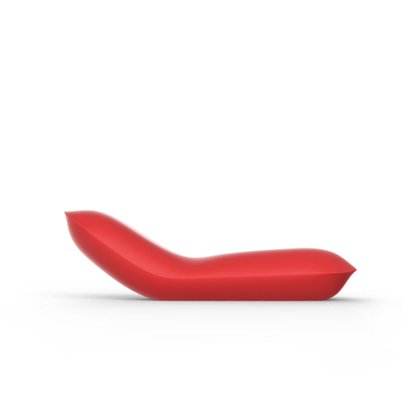 PILLOW Tumbona 90x195x61 para exterior | VONDOM. Tumbona de diseño moderno para jardín o terraza. Dimensiones: 90x195x61 Diseñado por Stefano Giovannoni. Fabricado en rotomoldeo de resina de polietileno de alta resistencia reforzada con fibra de vidrio y tratamiento UV.