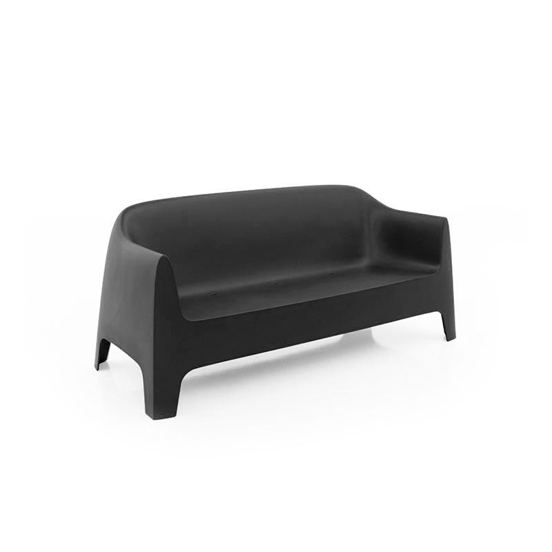 SOLID Sofa 180x83x81 Apilable para exterior | VONDOM. Sofa de diseño moderno para jardín o terraza. Dimensiones: 180x83x81 Diseñado por Stefano Giovannoni. Fabricado por inyección de resina de alta resistencia reforzada con fibra de vidrio y tratamiento UV.