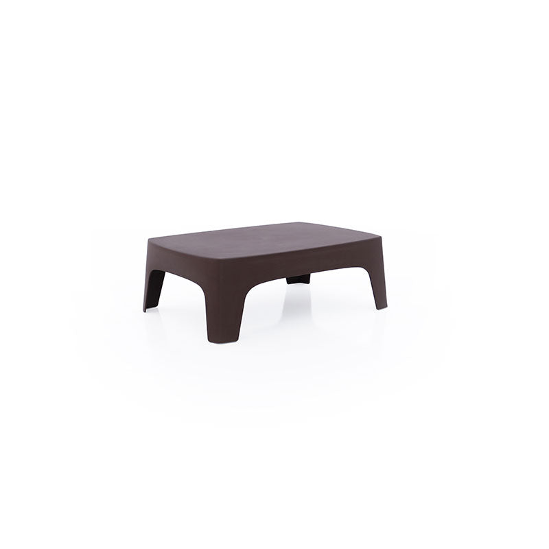 SOLID Mesa Baja 102x71x35 Apilable para exterior | VONDOM. Mesa Baja de diseño moderno para jardín o terraza. Dimensiones: 102x71x35 Diseñado por Stefano Giovannoni. Fabricado por inyección de resina de alta resistencia reforzada con fibra de vidrio y tratamiento UV.