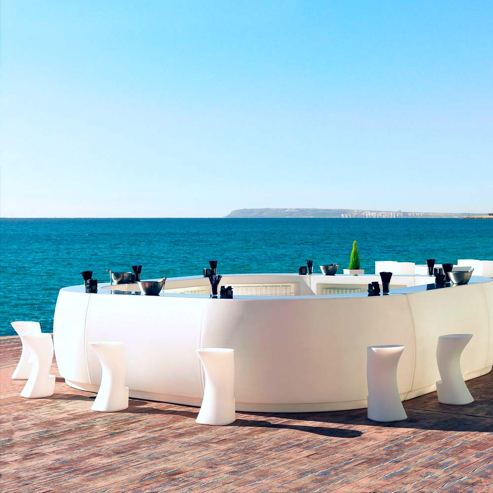 FIESTA Barra Curva 90º para exterior | VONDOM. Barra de diseño moderno para jardín o terraza. Dimensiones: 160x160x115 Diseñado por Archirivolto Design. Fabricado en rotomoldeo de resina de polietileno de alta resistencia reforzada con fibra de vidrio y tratamiento UV.